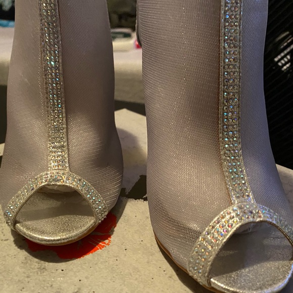 Heels - Picture 5 of 6